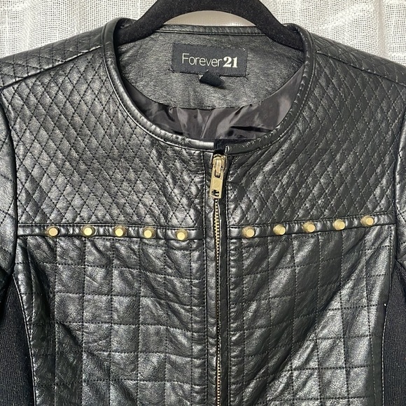 Forever 21 Faux Leather Stud Black Jacket Coat S Gold Tone Hardware Zipper - Picture 4 of 8